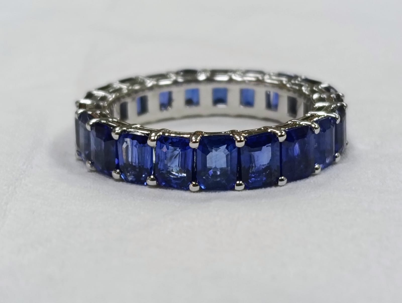 SAPPHIRE DIAMOND RING